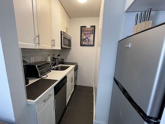3rd image of 205 W 88th St APT 10G