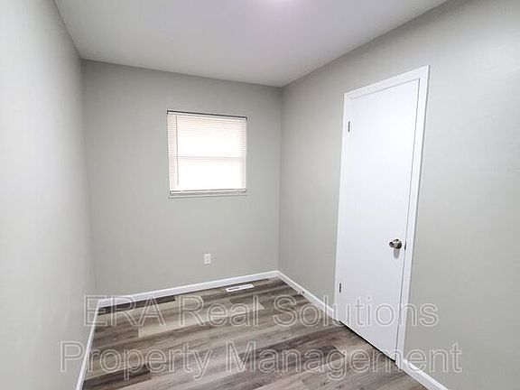 5th image of 382 S Hague Ave #B