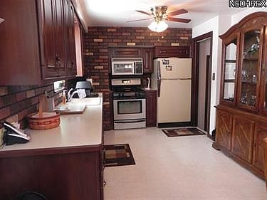 3rd image of 3895 Cumberland Dr