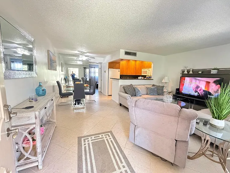 638 Snug Harbor Dr #E4 — Photo 23