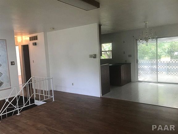 4th image of 3606 W Warwick Dr