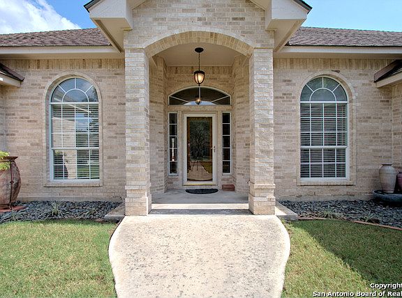 3rd image of 111 Maria Ln