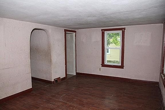 3rd image of 3440 Clearview Ave