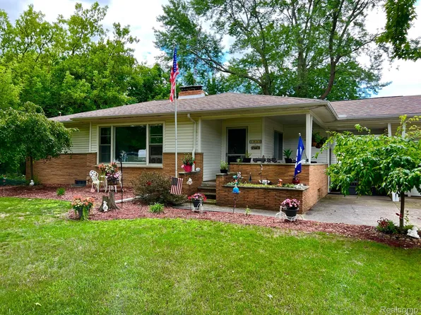 2433 Denise Dr, Clio, MI 48420