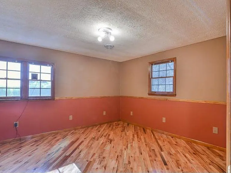 492 Olinger Dr — Photo 12