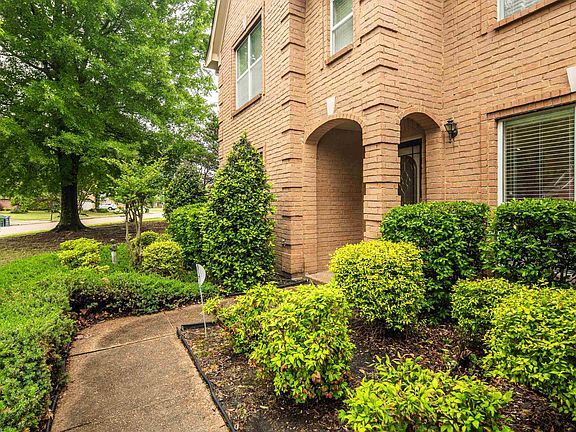 3rd image of 3446 Wolf Spring Ln