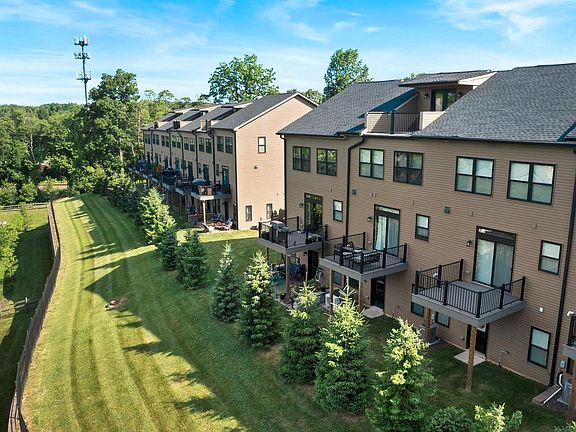 3rd image of 14 Diana Ln
