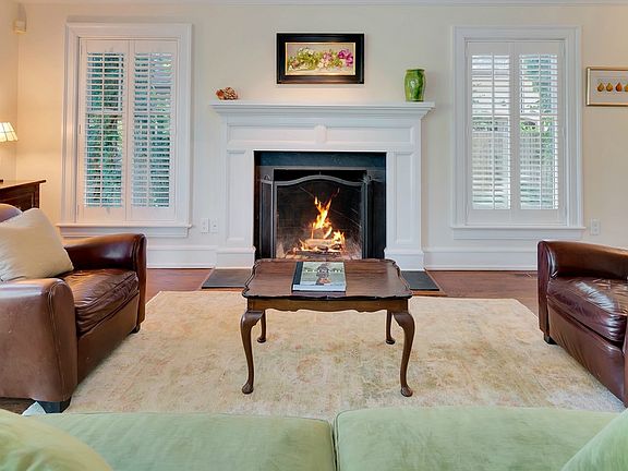 3rd image of 38 Pelham St