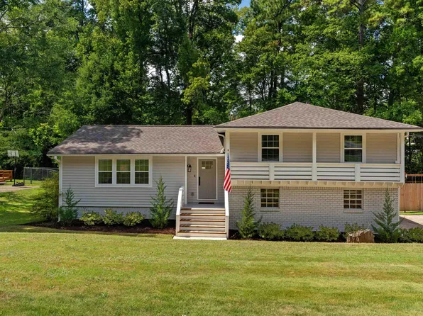2295 Woodcreek Dr, Birmingham, AL 35226