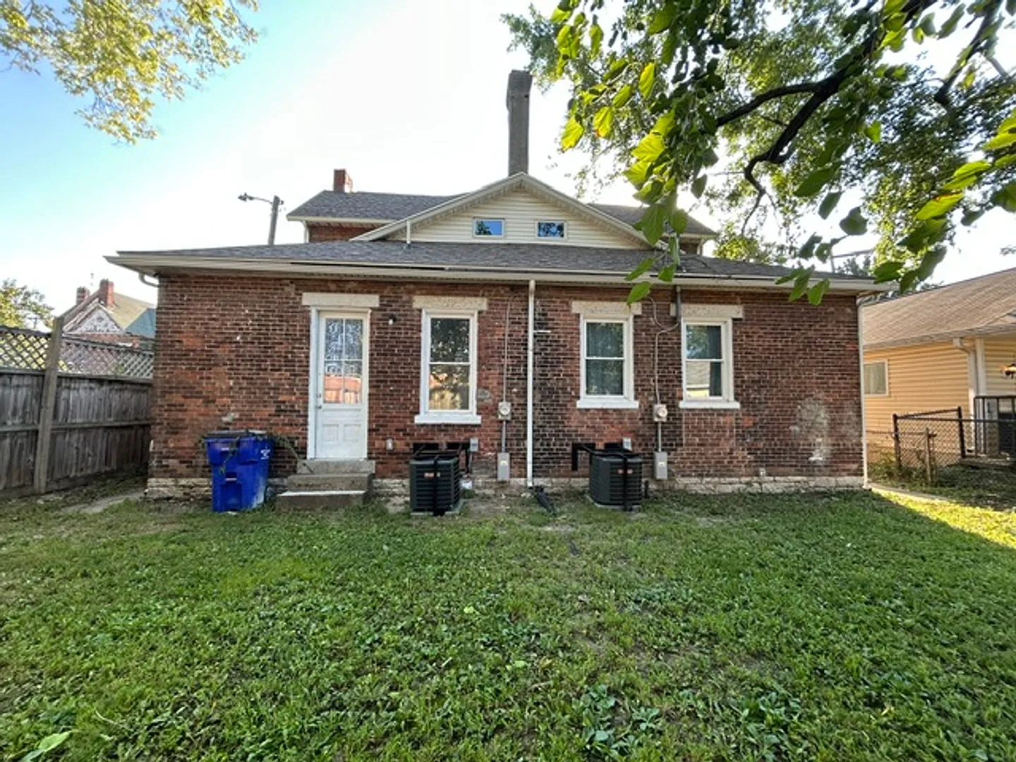 19-21 S. Van Lear — Photo 4