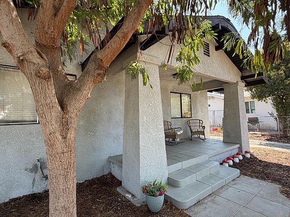 3rd image of 750 Collins Ave