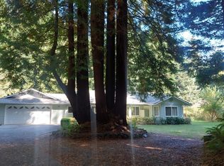 105 Sleepy Hollow Rd, Crescent City, CA 95531