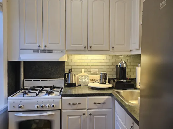 1126 Third Avenue 3A image 6 of 7