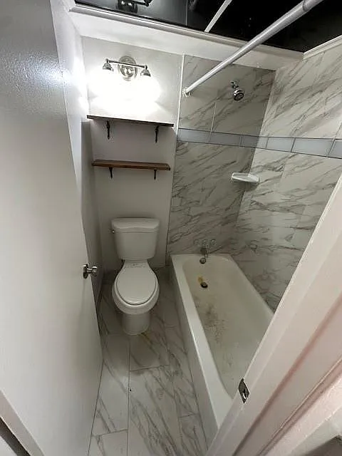 2 bed, 1.0 bath, 952 sqft, $1,295 — Photo 3