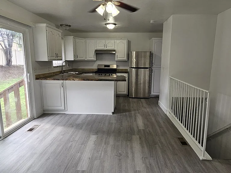 11809 S 1000 E — Photo 14
