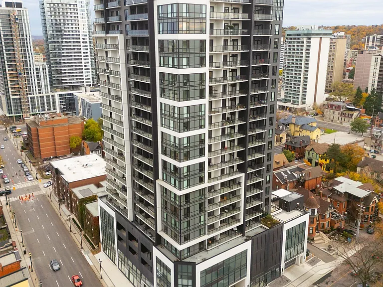15 Queen St S #1105 — Photo 2