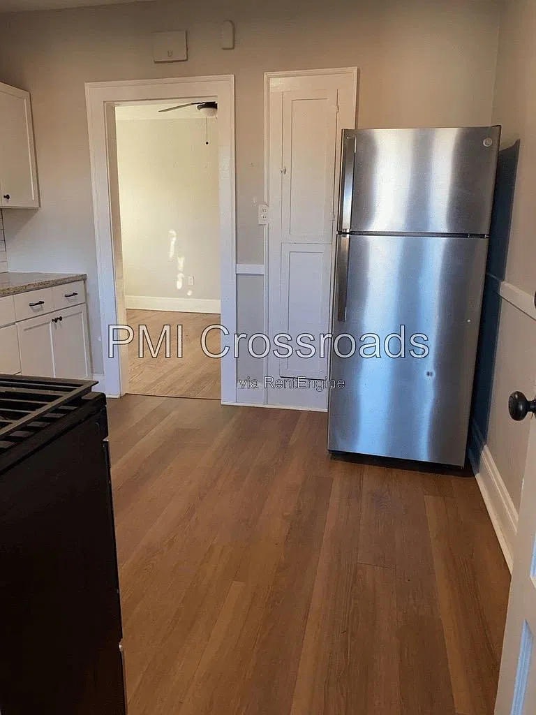 2 bed, 1.0 bath, 690 sqft, $1,075 — Photo 4