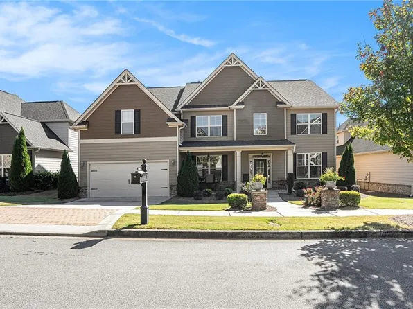 672 Mallard Cv, Loganville, GA 30052