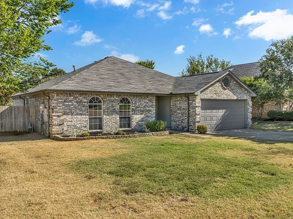 1st image of 529 Carl Ct