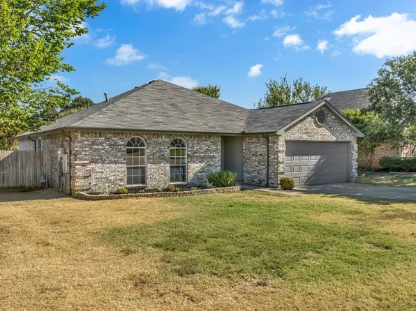 529 Carl Ct, Lewisville, TX 75057