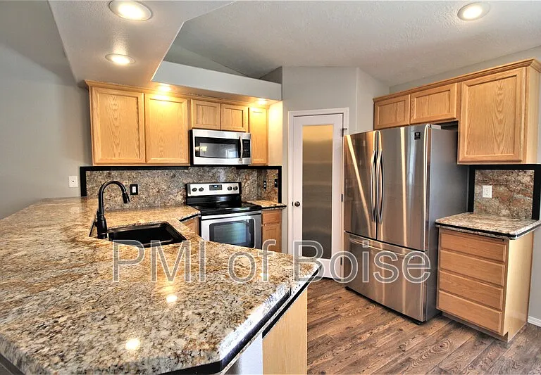 306 Pietra Way — Photo 6