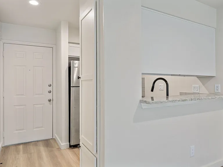 City Scene Apartments — Photo 19