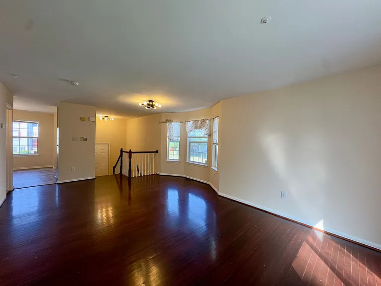 9520 Oak Trace Way — Photo 2
