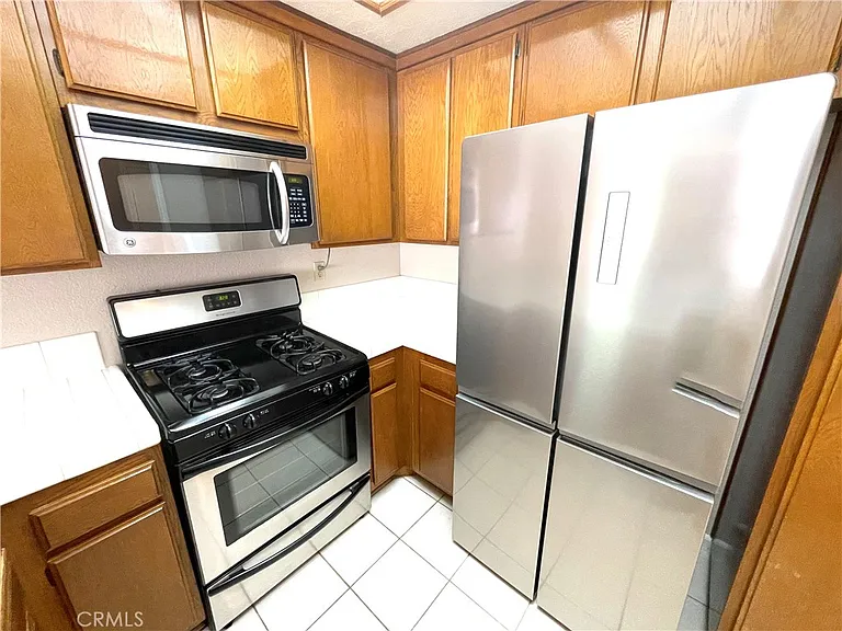 2563 Plaza Del Amo — Photo 4