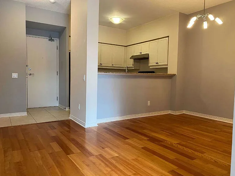451 Rosewell Ave #202 — Photo 7