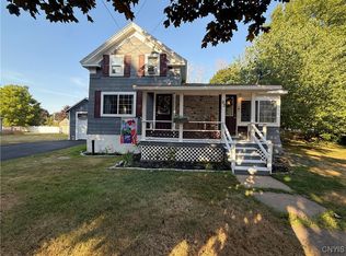 93 E 10 1/2 St, Oswego, NY