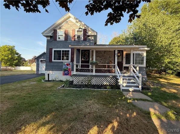 93 E 10 1/2 St, Oswego, NY 13126