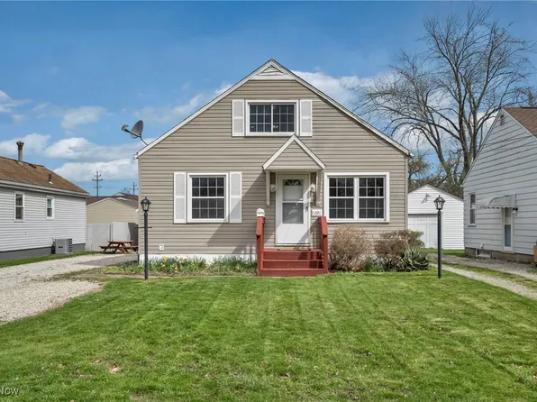 1371 Noble St, Barberton, OH 44203