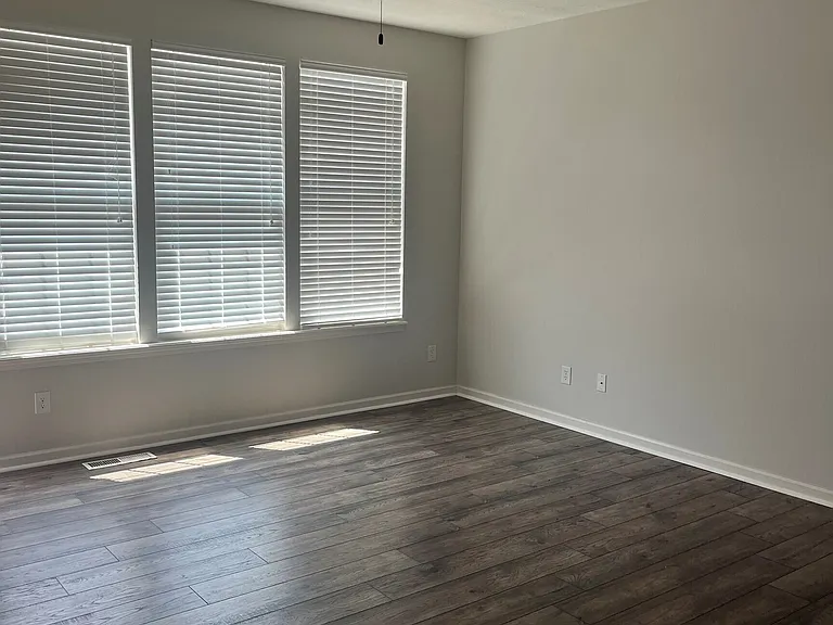 12721 Tamworth Dr — Photo 8