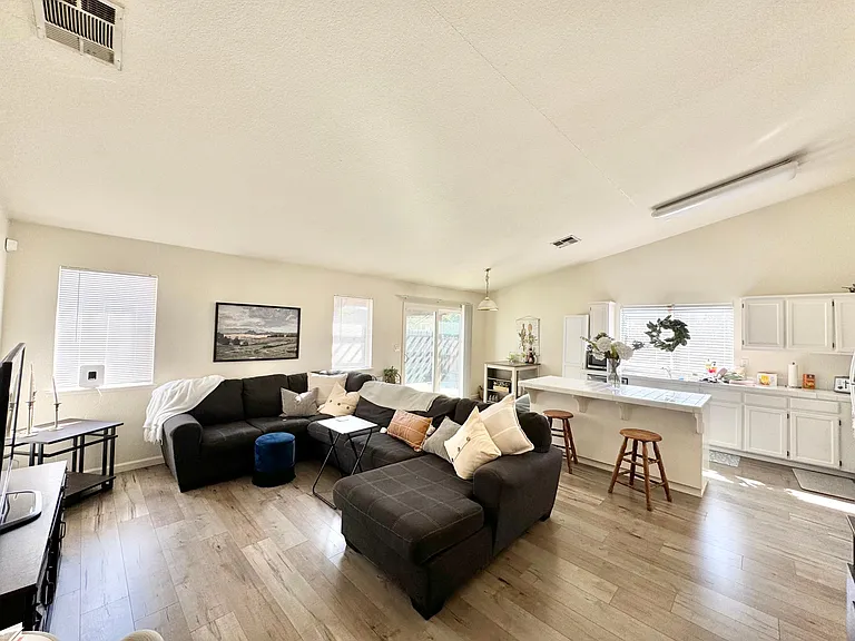 3960 Regatta Dr — Photo 12