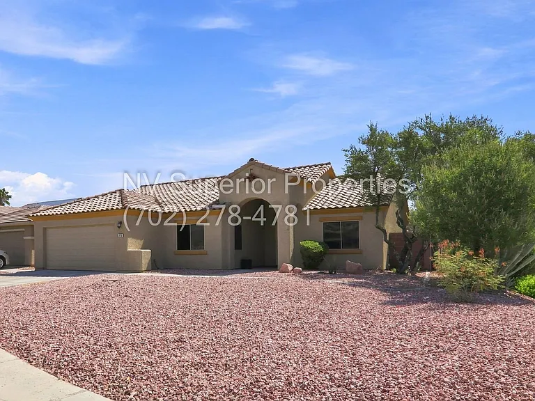 3876 Waynesvill St — Photo 3