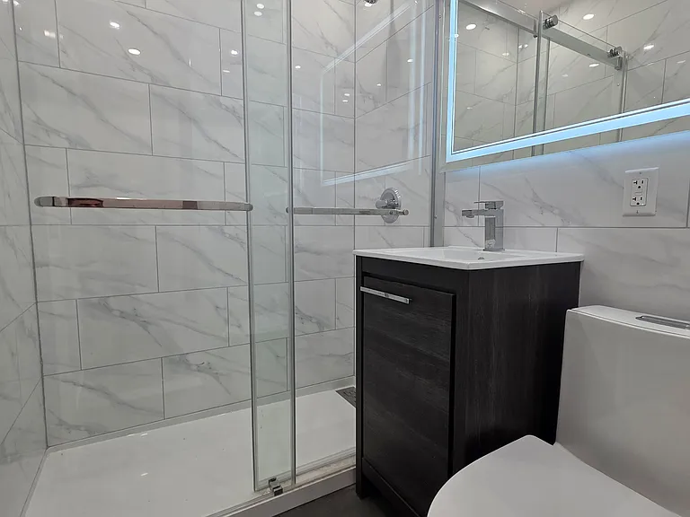 411 Grand St #2R — Photo 6