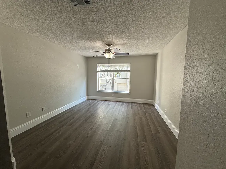 609 Island Place Way — Photo 8