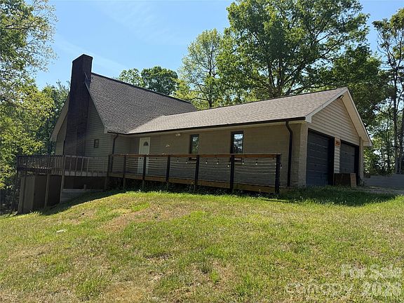 2nd image of 2922 Lovie Ln