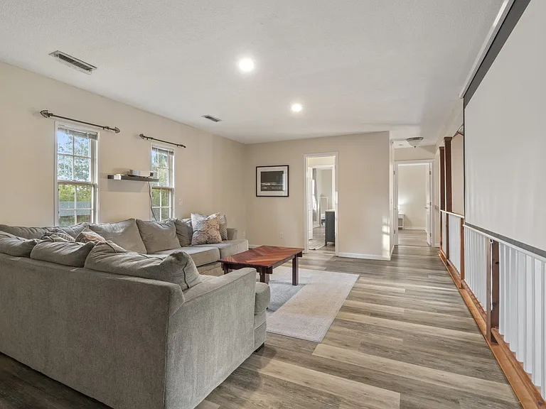 2541 Cross Winds Ln — Photo 30