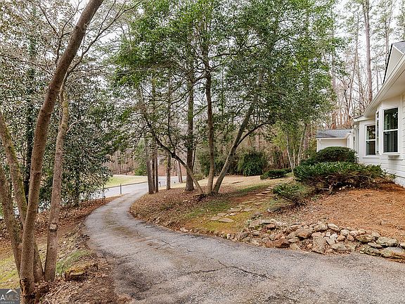 2nd image of 550 Fortson Rd