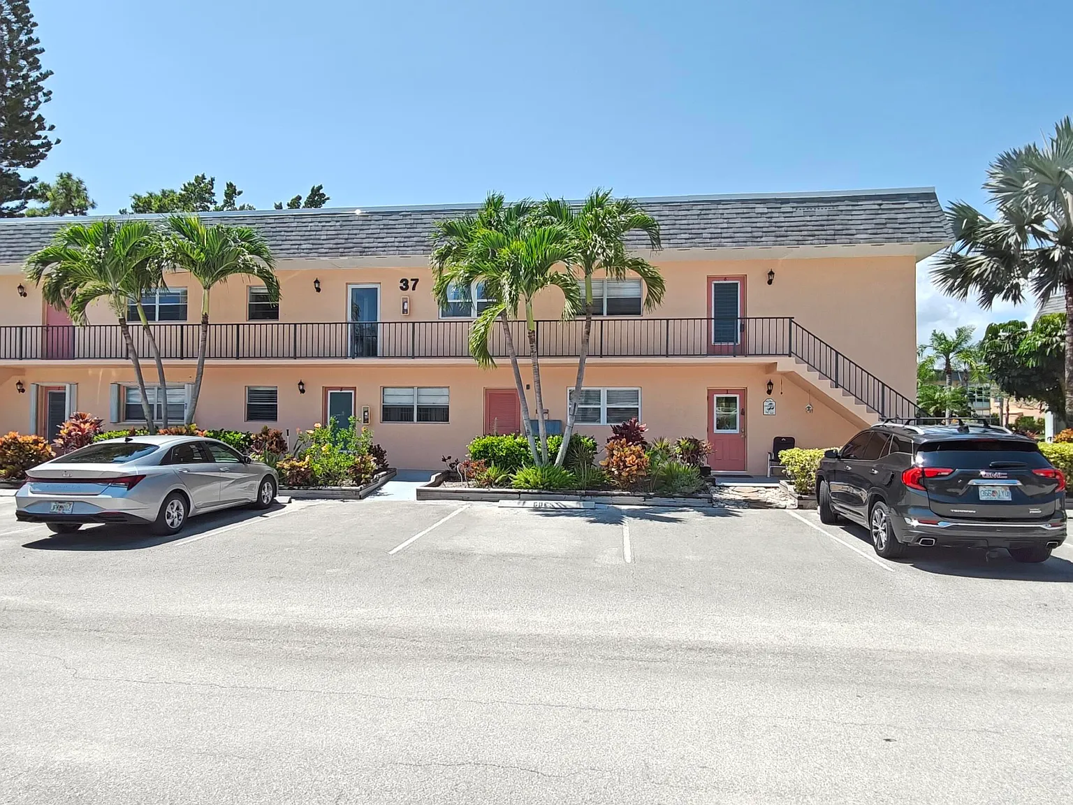 2 bed, 2.0 bath, 1134 sqft, $1,850 — Photo 2