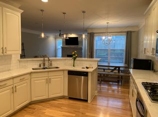 2128 Cobblestone Cir, Atlanta, GA 30319