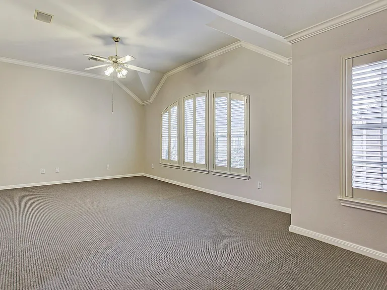 1413 W Webster St — Photo 6