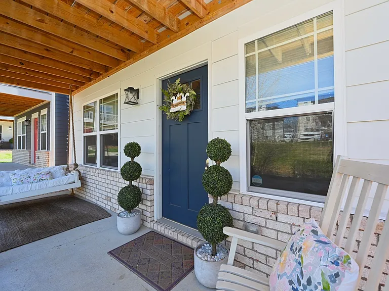 616 Parkvue Place Dr — Photo 1