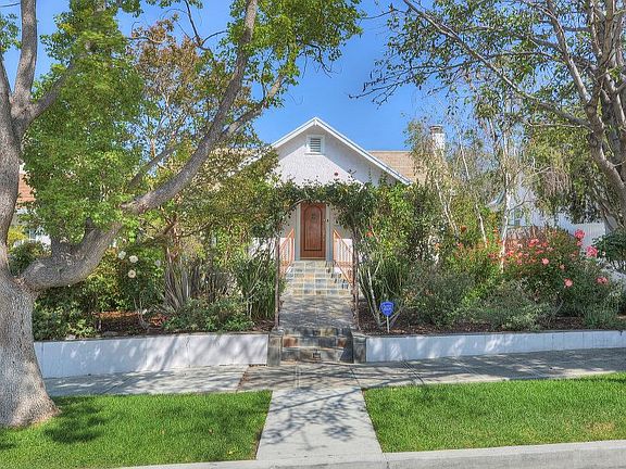 2nd image of 831 East Tujunga