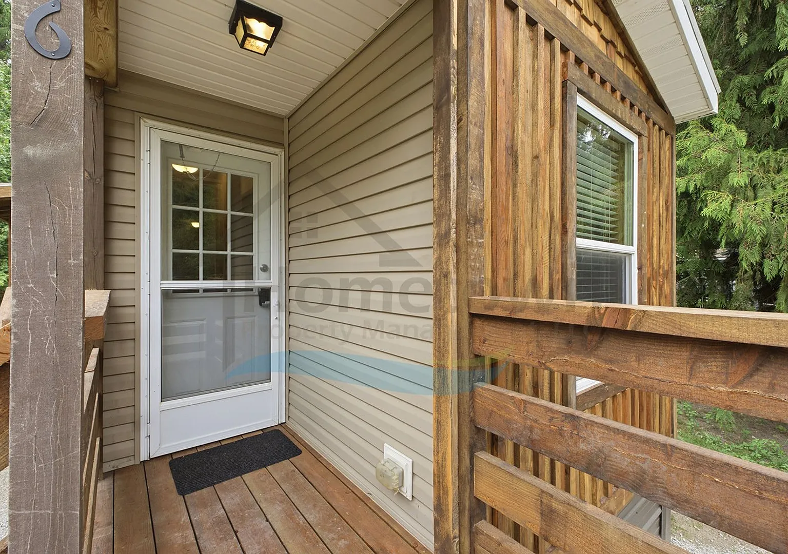 2 Bedroom 2 Bath Home with Off Street Parking Available in Sagle! — Photo 3