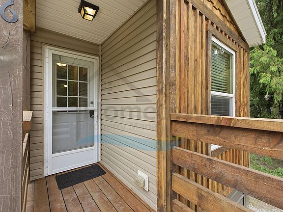 3rd image of 136 Cedar Hl