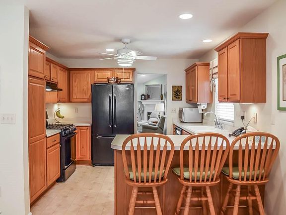 4th image of 2813 Stratford Cir