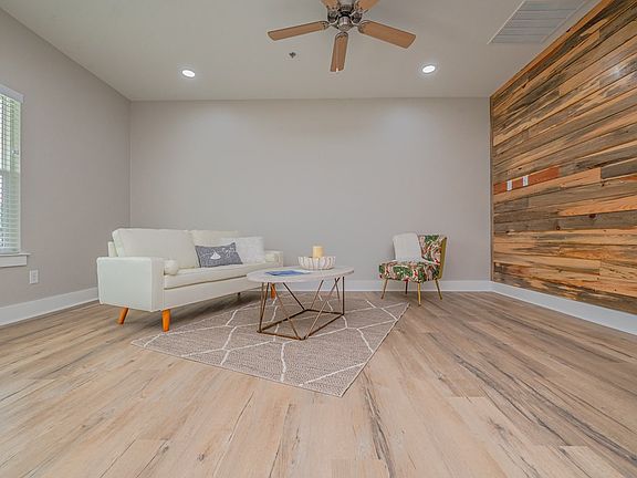 3rd image of 2121 Fm 3036 Unit 138
