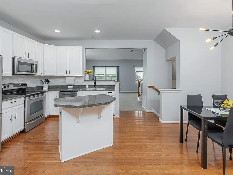 372 Concetta Dr — Photo 22
